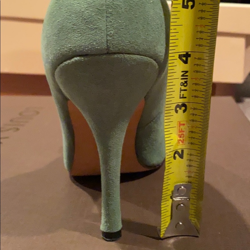 Charlotte Ronson Pumps - Picture 9 of 9